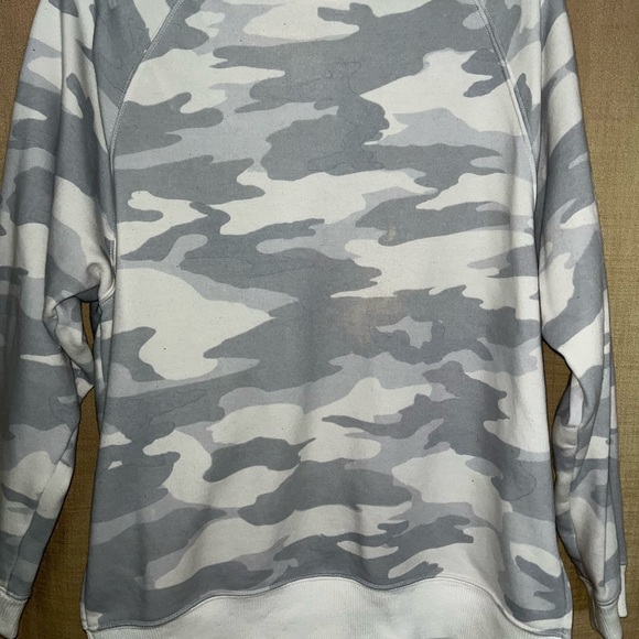 American Eagle Oversized Sweater Womens Small White Camouflage  Jegging Fit - Picture 4 of 5